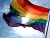 Ausstellung "Walk with Pride" eröffnet und Regenbogenflagge gehisst