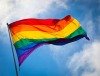 Regenbogenflagge vor dem Rathaus gehisst
