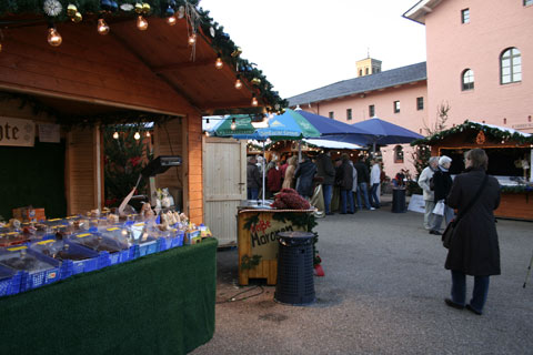 Romantischer Weihnachtsmarkt im Krongut Bornstedt (04.12.2006)
