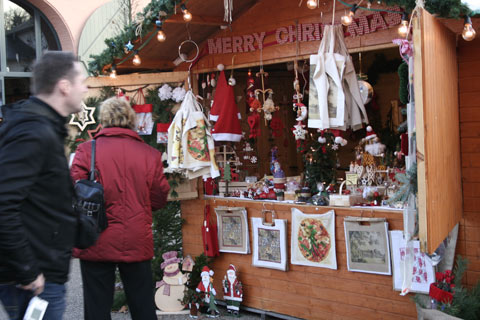 Romantischer Weihnachtsmarkt im Krongut Bornstedt (04.12.2006)