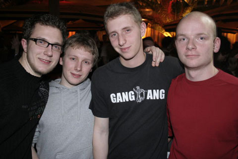 Friday Night Fever im Palmenzelt