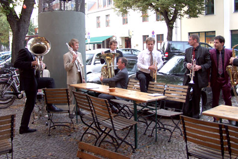 Die Mööps im Varieté Walhalla