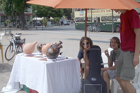 Benefiz-Flohmarkt für „Die Theaterbotschafter“