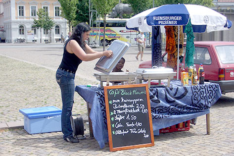Benefiz-Flohmarkt für „Die Theaterbotschafter“
