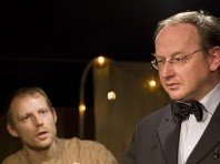 "Feindliche Übernahme" - eine bitter süße Komödie von Thomas Steinke