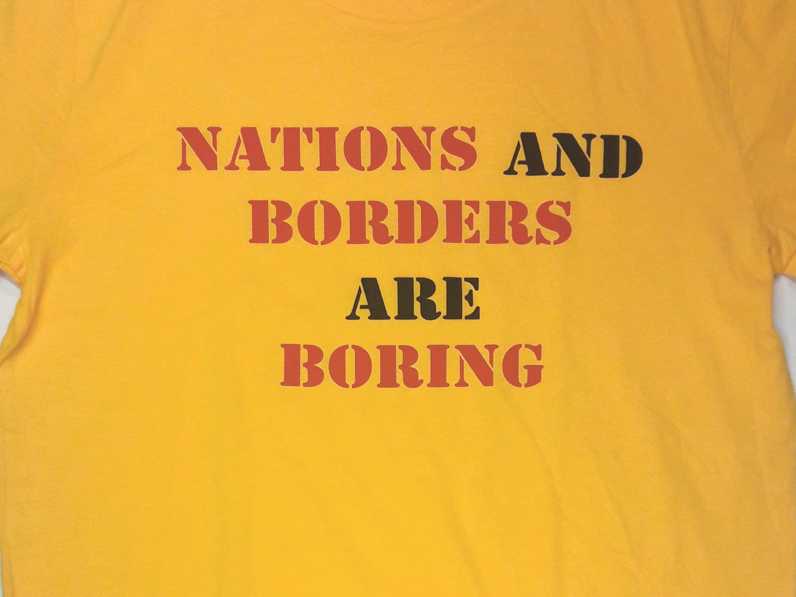 Costantino Ciervo: „Borders Are Boring and Nations Are Nuts“ - Performance
